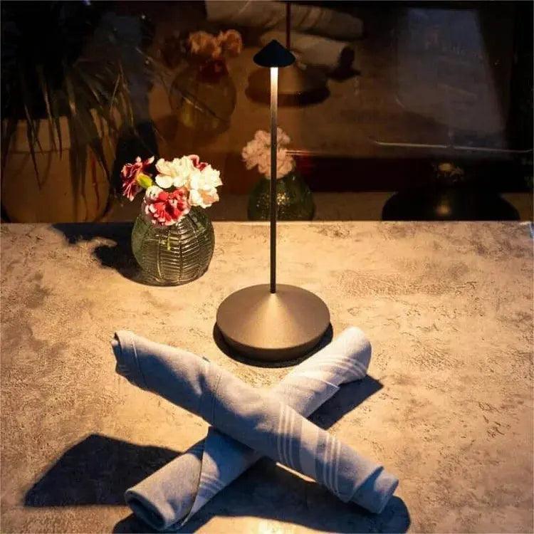 Skanto | BeamLuxe - Elegant Trådløs Bordlampe