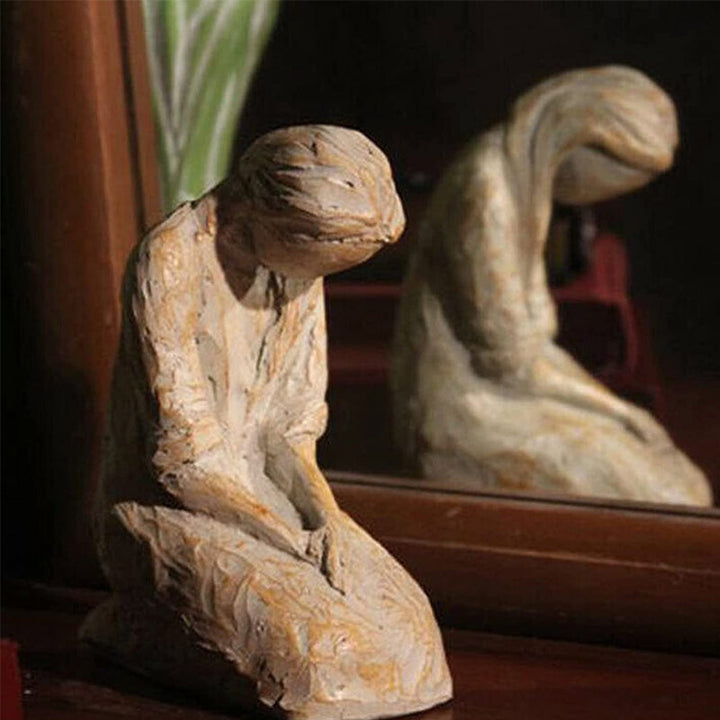 Skanto | Sweet Hour of Prayer, vakker håndstøpt inspirerende skulptur av en bønnende kvinne