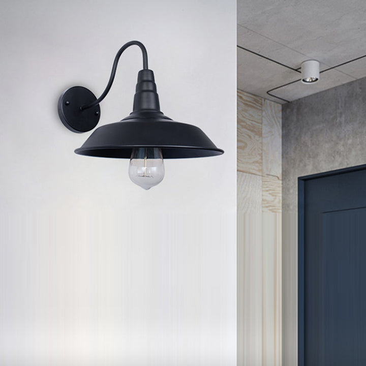 Skanto | Noctura Klassisk Vegglampe | Vintage Design | Jernramme med Rund Glasskjerm | 1-Lys Spisestue Belysning