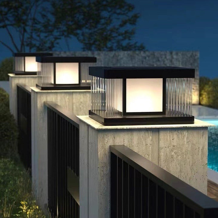 Moderne Enkelhet Aluminium Firkantet Vannbølget Glass LED Vanntett Sol Post Lampe Plen Lys For Hage | Skanto
