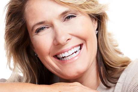 Smile Lens – Justerbar hvit tannprotese for umiddelbar smilkorreksjon | Skanto
