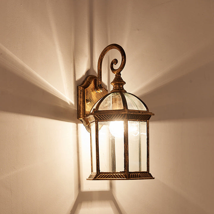 Tradisjonell Vintage Hexagonal Slott Aluminiums Glass 1-Lys Utendørs Vegglys Lampe For Hage | Skanto