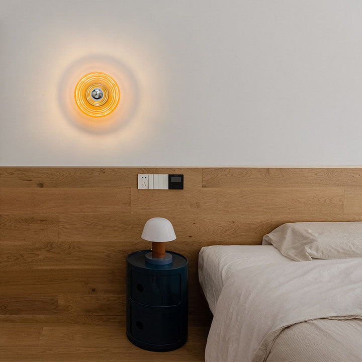 Tidløs glassvegglampe for allsidig belysning Skanto