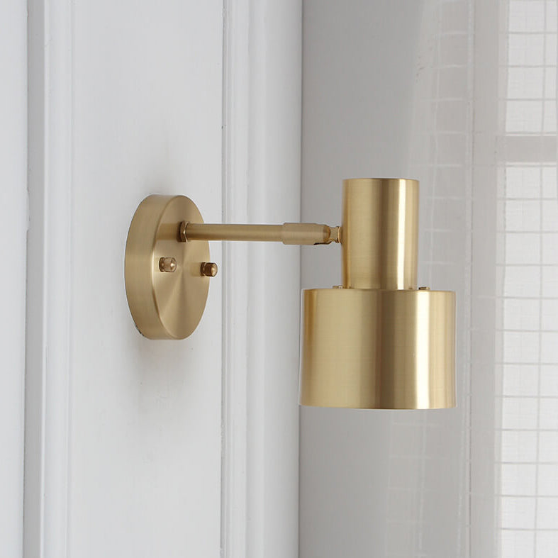 Moderne Gullvegglampe - Minimalistisk Metalldesign for Luksuriøse Interiører | Skanto