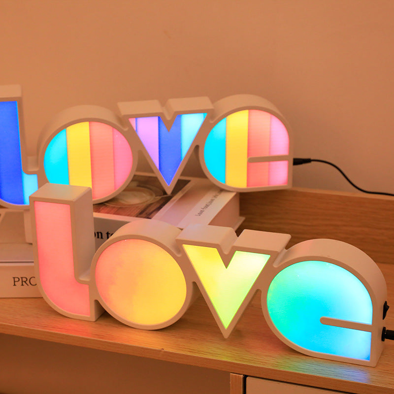 Skanto | Modern Art Deco vanntett PS LOVE bokstaver LED bordlampe for soverommet