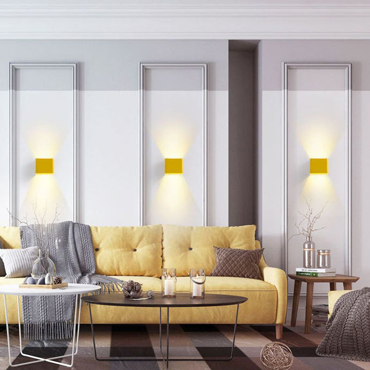 LumiBox – Firkantet LED-vegglampe | Modern design i ack, hvit og grønn for soverom og stue