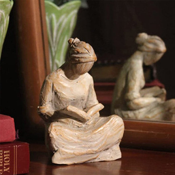 Skanto | Sweet Hour of Prayer, vakker håndstøpt inspirerende skulptur av en bønnende kvinne