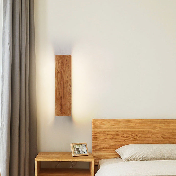 Skanto | OakBeam | Minimalist solid tre LED vegglampe