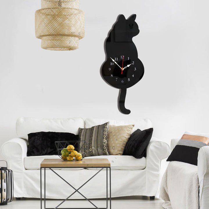 Nordic Cat Viftende Hale Veggklokke | Skanto
