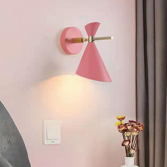 Skanto | Vegglampe Horn i en Enkel Form for Rå Interiører
