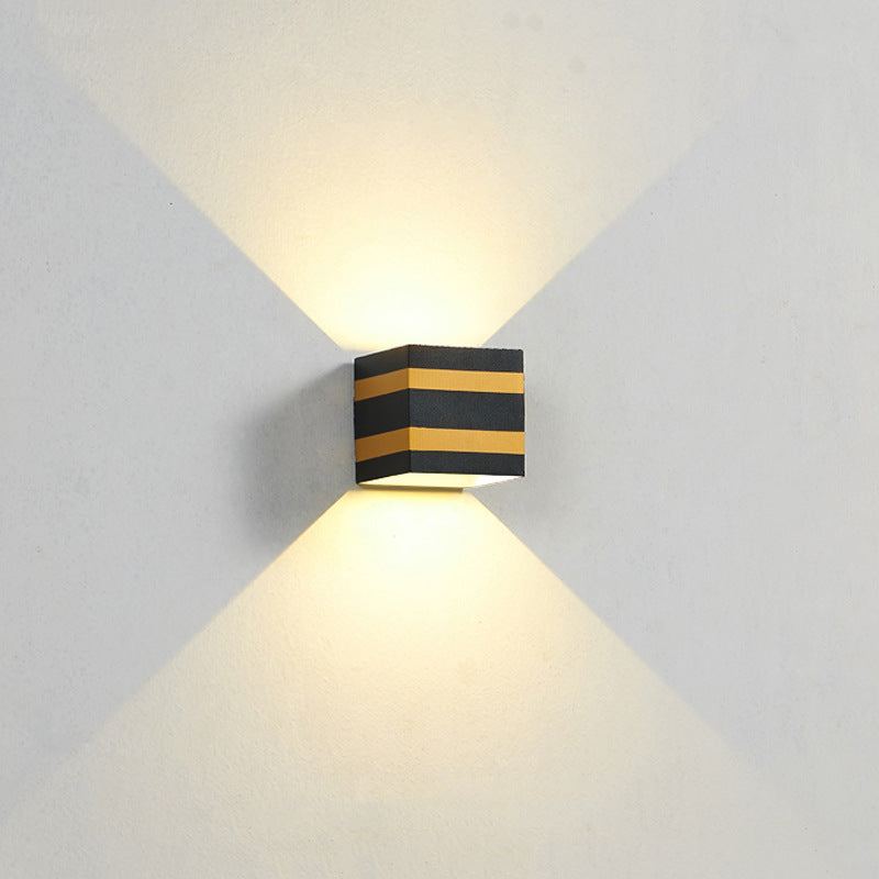 Utendørs minimalistisk firkantet kube aluminiums vanntett LED vegglampe | Skanto
