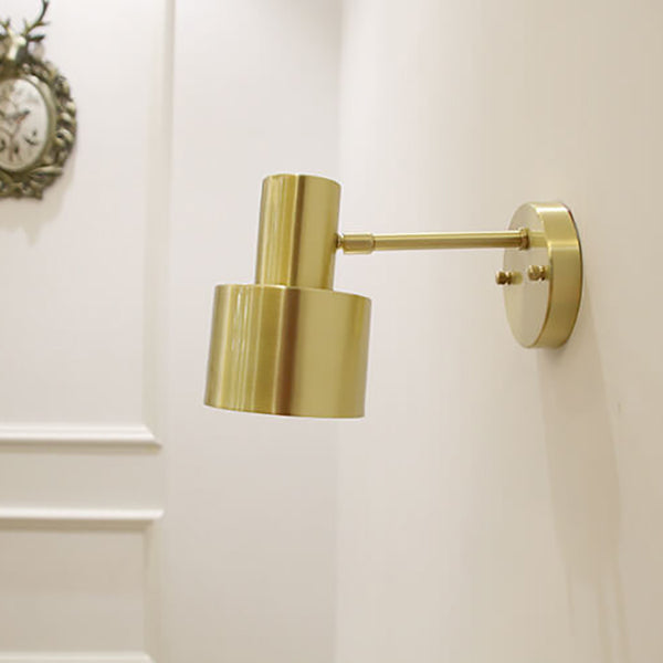 Moderne gullvegglampe – minimalistisk metalldesign for luksuriøse interiør