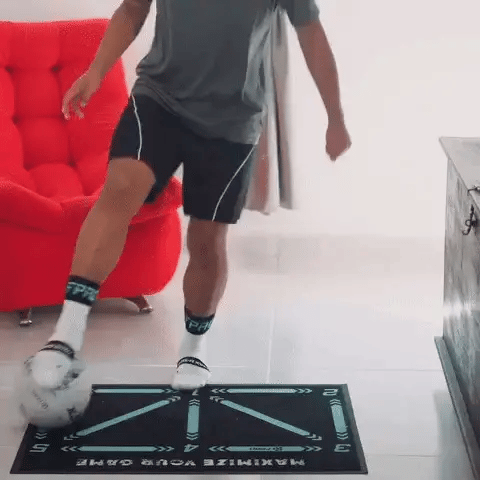 Skanto | Fotball Pro Treningsmatte | Anti-Sklipp, 2x2m Plass for Ferdighetsforbedring og Hjemmetrening