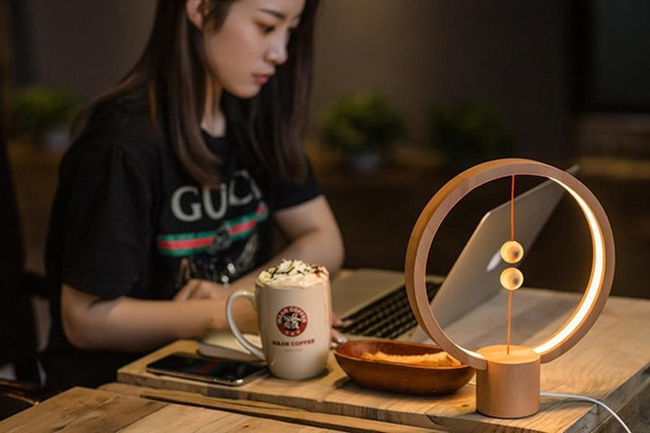 Tao - Moderne Nordisk Magnetisk Balans LED Lampe | Skanto