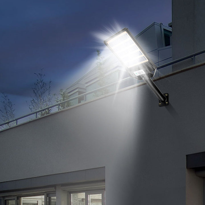 Solcellelampe gatebelysning med bevegelsessensor 300W/400W | Skanto