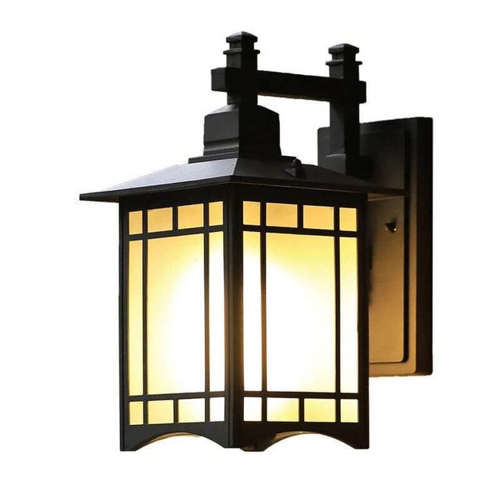 Moderne, vanntett solcelledrevet vegglampe laget av aluminium formet som en kinesisk paviljong med én lyskilde