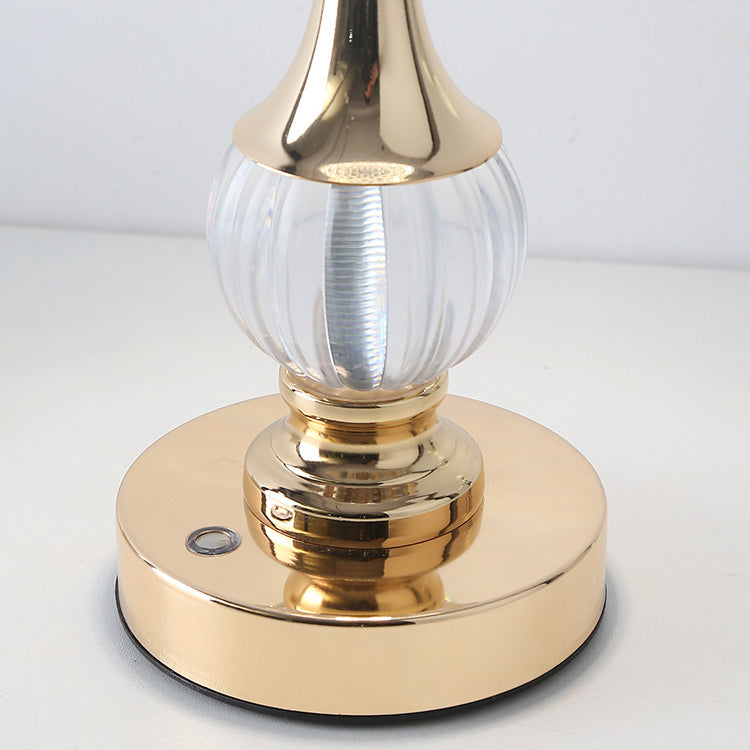 Skanto | Moderne Kreativ Ananas Metall Akryl USB LED Bordlampe for Soverom