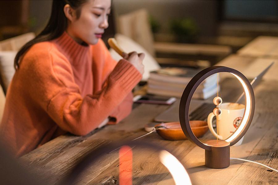 Tao - Moderne nordisk magnetisk balanse LED-lampe | Skanto
