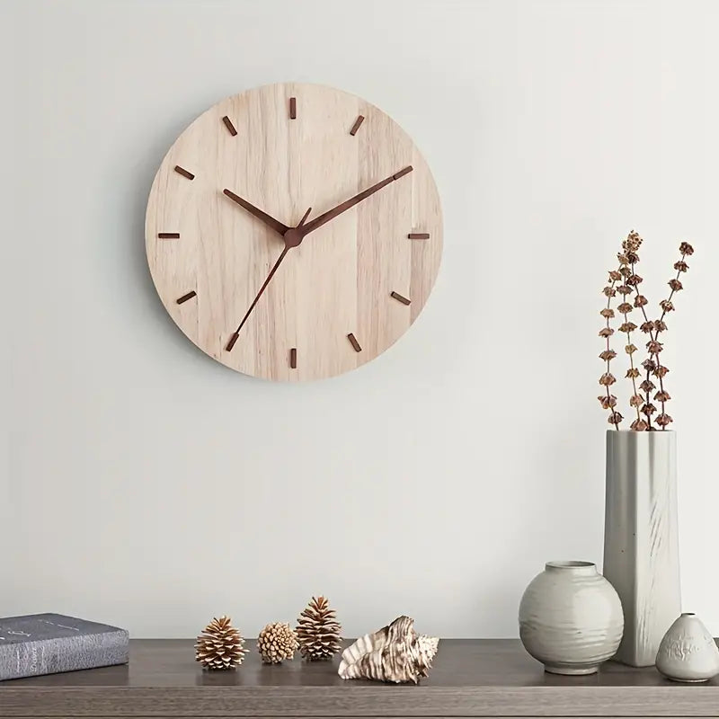Minimalistisk estetisk veggklokke laget av tre Skanto