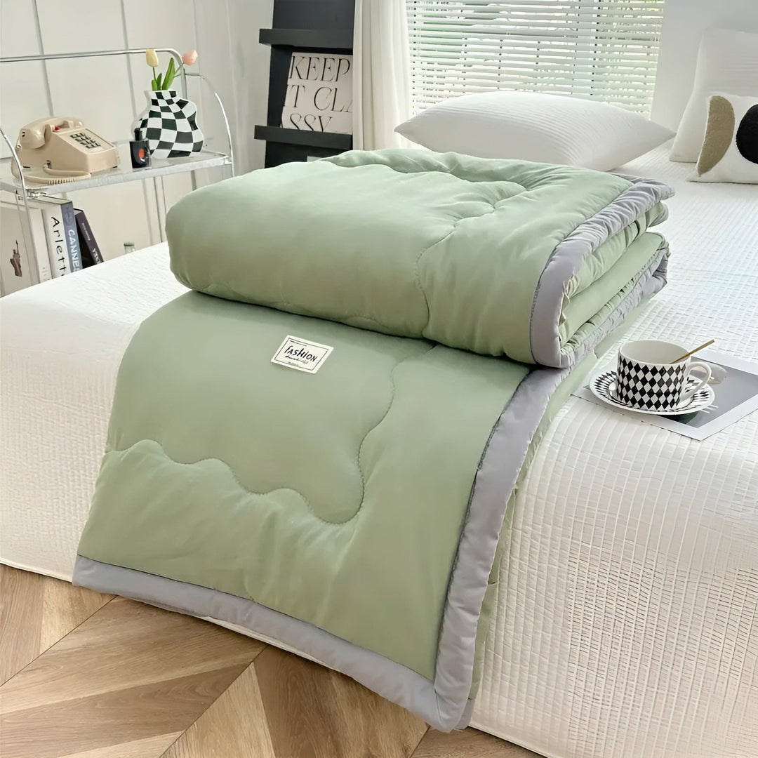Lett sommerteppe – pustende og allsidig | For sofa, seng og reise