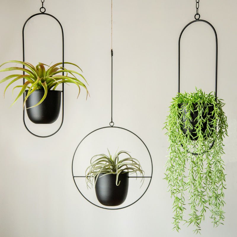Skanto | DecoBloom Hengeplantekrukke – Elegant Innendørs- og Utendørs Metallplantekrukke med Kjede