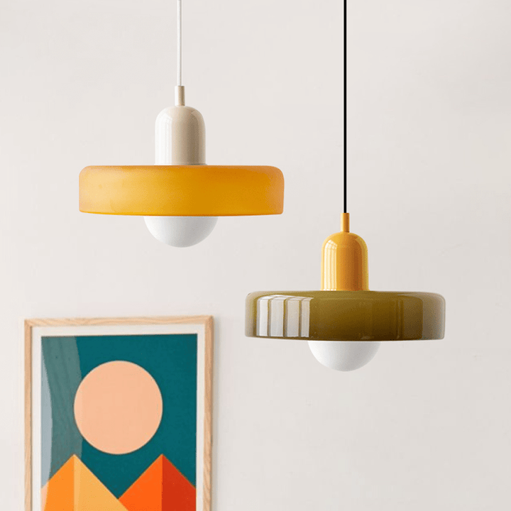 Skanto | Bauhaus Farget Glasspendellampe for Moderne Interiører