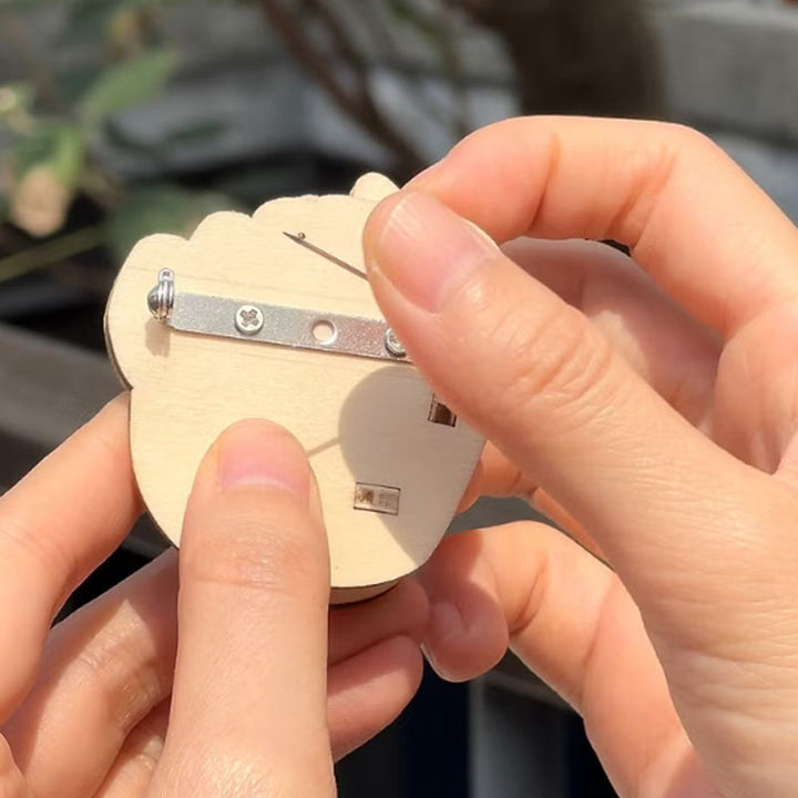 Skanto | Morsom Tre Finger Pin