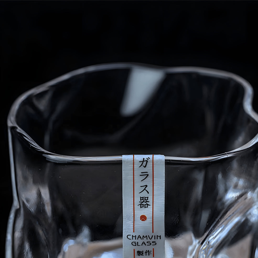 Whiskyglass i Edo Kiriko-stil – håndskåret med et unikt krølledesign
