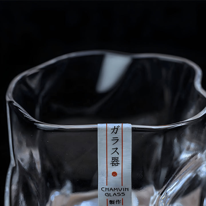 Whiskyglass i Edo Kiriko-stil – håndskåret med et unikt krølledesign