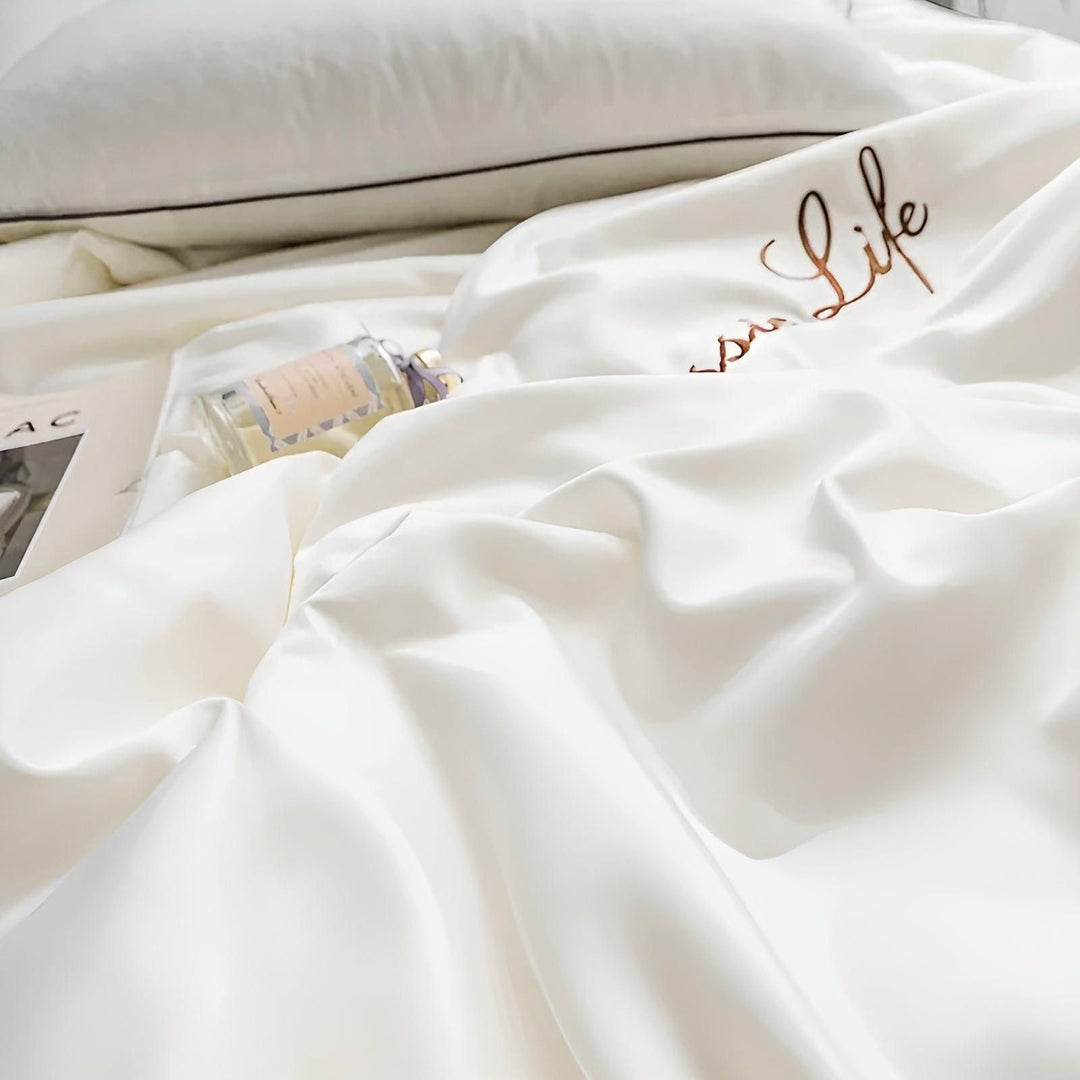 SummerSilk Brehnanket - Myk, kjølende, brodert silkebrehnanket