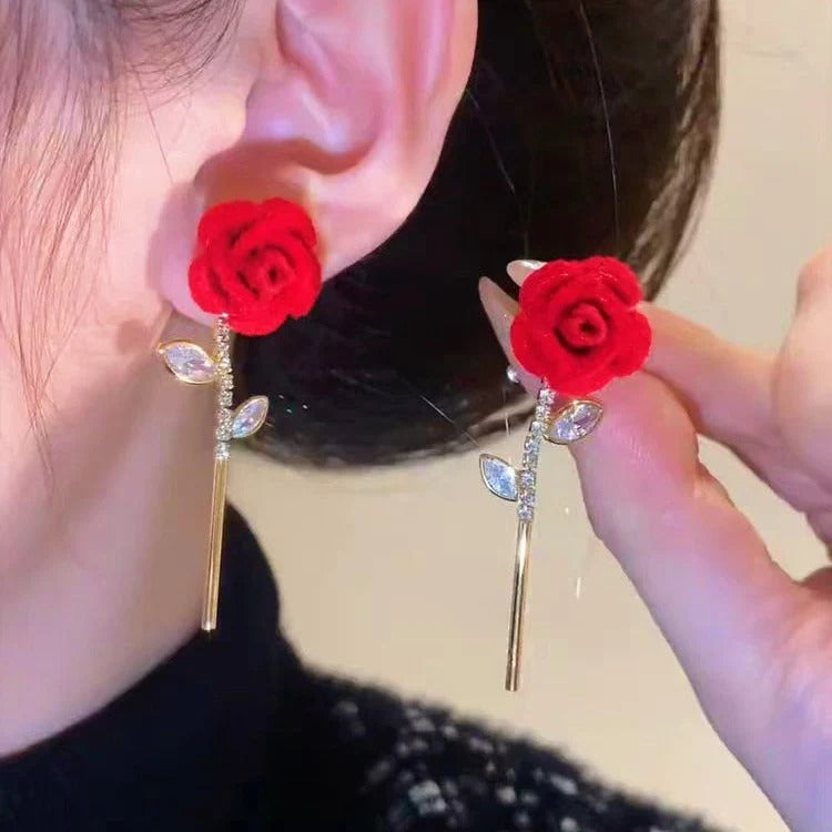 Skanto | Rød Fløyelsrose Øredobber