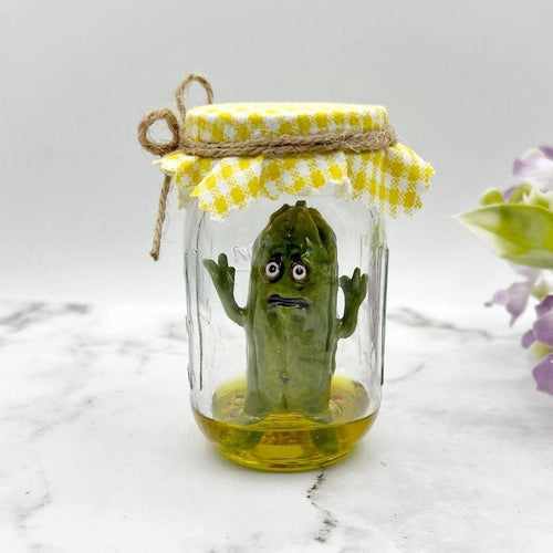 Skanto | Grumpy Pickle in a Jar Skulptur