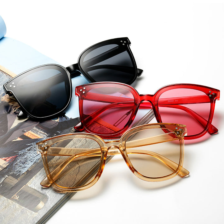 Dame solbrille i elegant design med høykvalitets UV-beskyttelseslinser Skanto