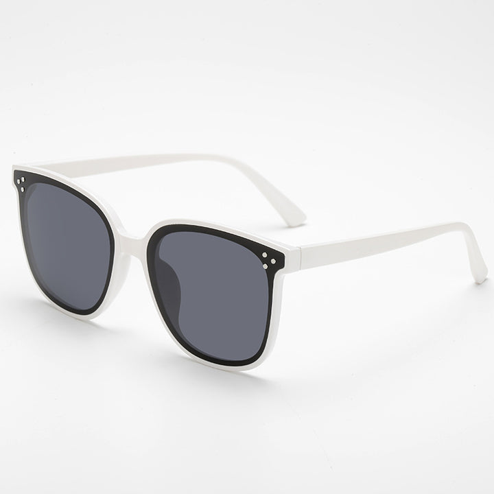 Dame solbrille i elegant design med høykvalitets UV-beskyttelseslinser Skanto
