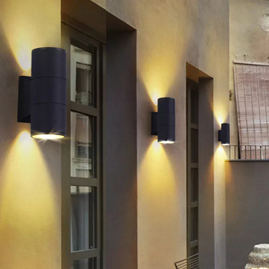 Skanto | Utendørs Vegglampe med Svart Aluminium Finish