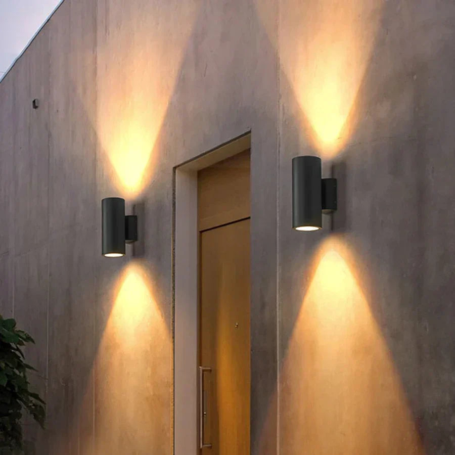 Skanto | Utendørs Vegglampe med Svart Aluminium Finish
