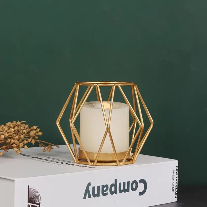 Skanto | Wireframe Sleek Iron Lysestake