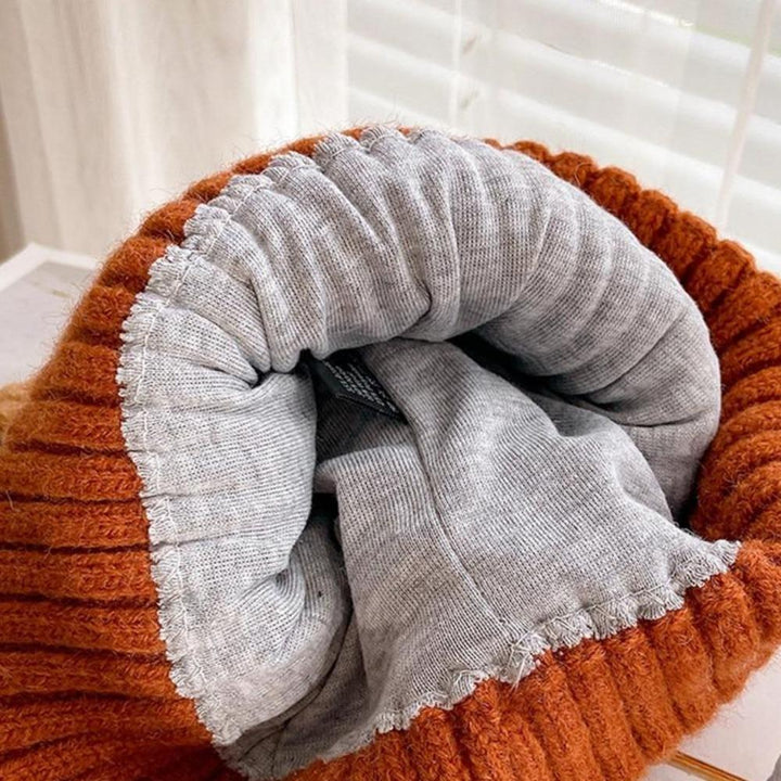 Skanto | Kattenoor Vinterlue CosyCharm – Myk strikket lue for kvinner med leken utseende