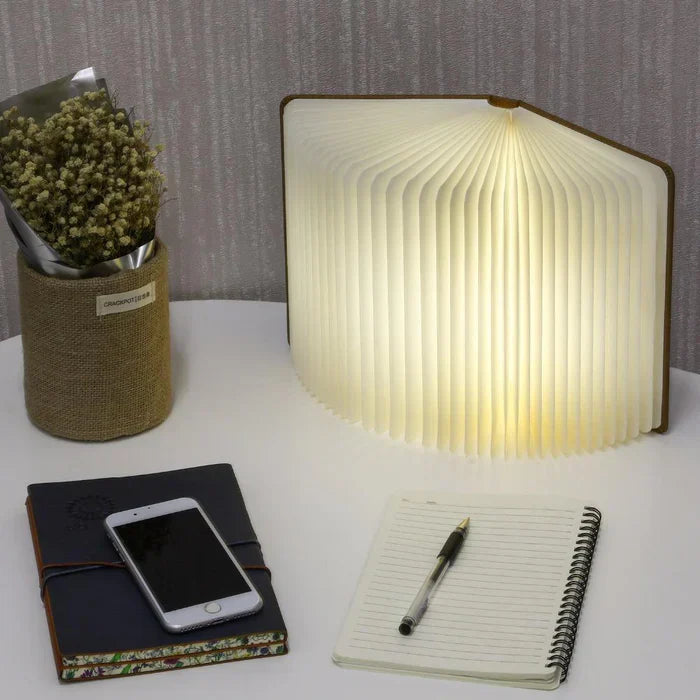 Skanto | BookGlow LED Boklys - Stilfull belysning med en kreativ vri