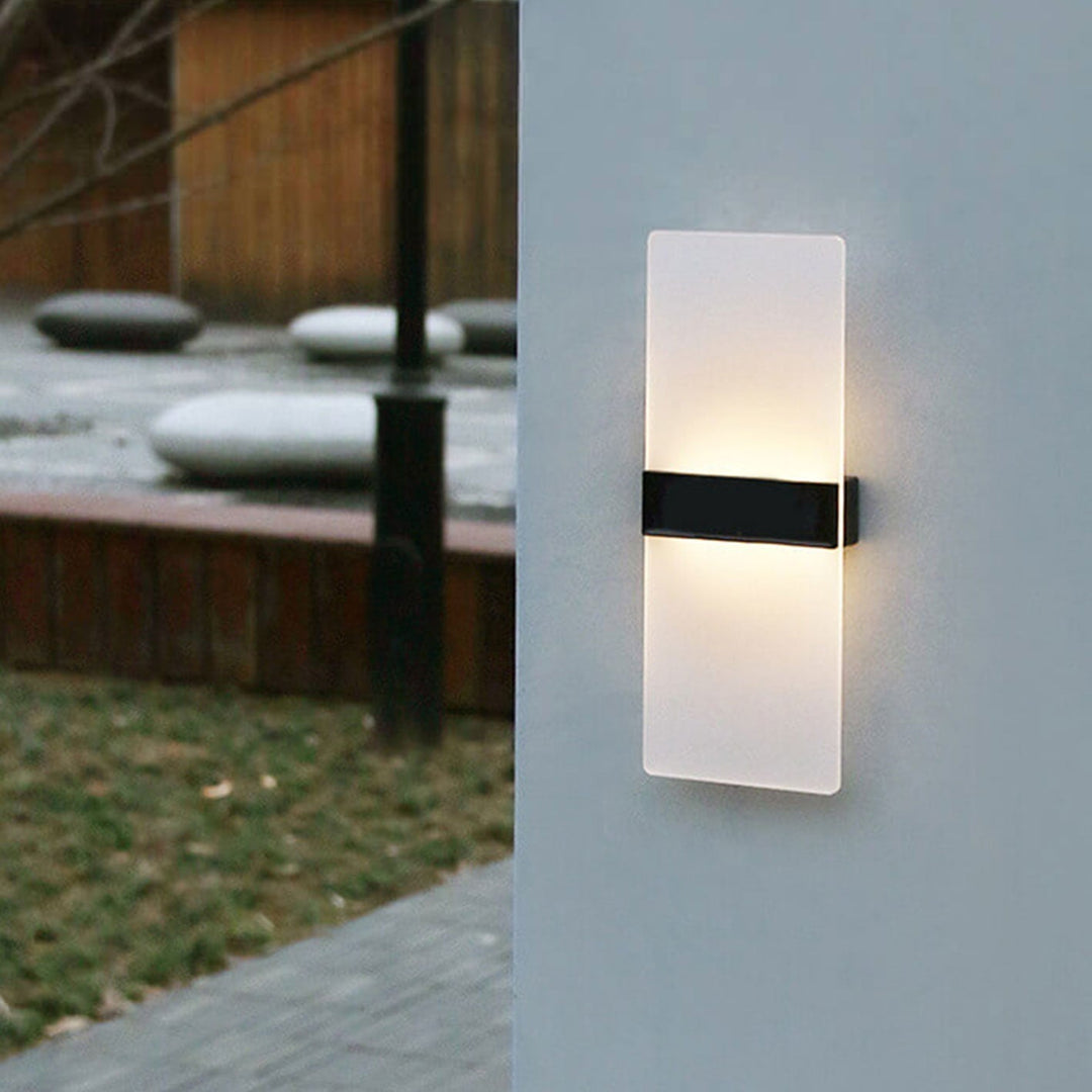 Skanto | LumaZen Solar-Drevet LED Vegglampe | Værbestandig | Solcelledrevet Utendørsbelysning | Hage- og Terrasseinnredning
