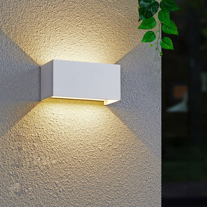 Moderne Utendørs Vannavstøtende Rektangulær LED Opp og Ned Belyst Utendørs Vegglampe | Skanto
