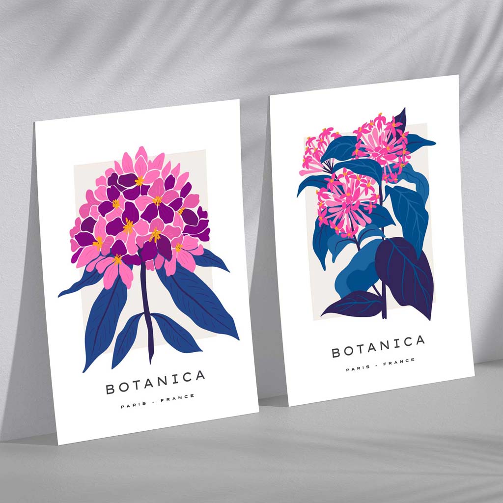 Sett med 2 kunsttrykk med knallrosa og blå blomster i sommermarkedet