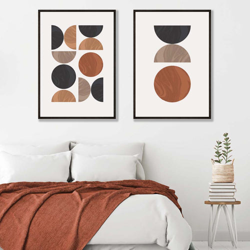 Sett med innrammede kunsttrykk i geometrisk mid-century-stil i svart og oransje (sett med 2)