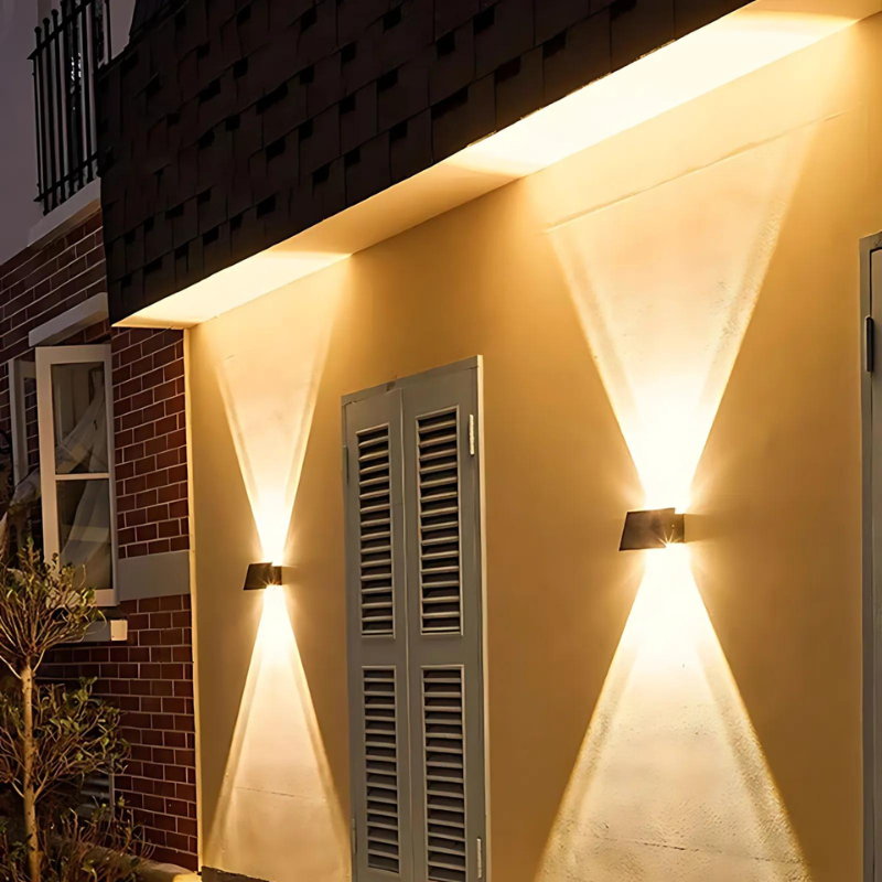 Solarlampe for balkongen med varmt LED-lys | Skanto