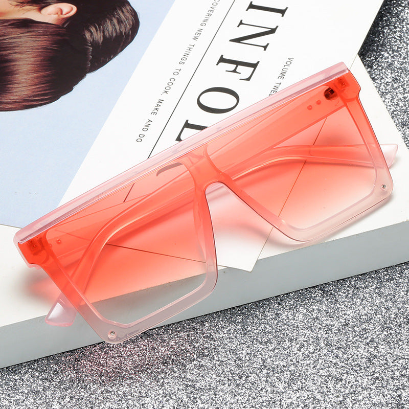 Dame moteriktig visuell solbriller med bred ramme Skanto
