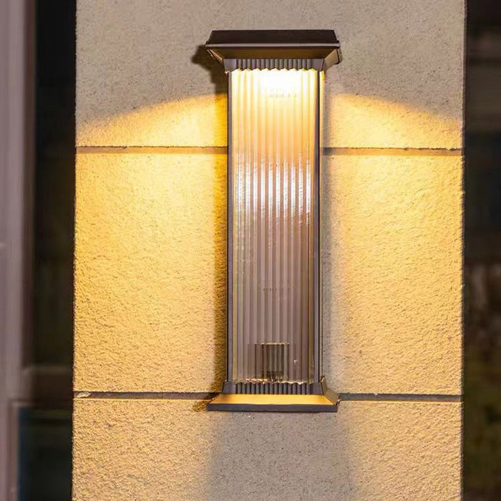 Vanntett rektangulær vegglampe i aluminium og glass med halv lyskilde for utendørs bruk