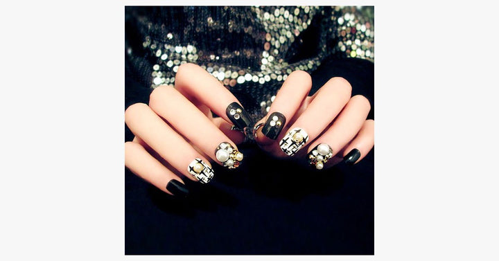 Skanto | Svart Rhinestone Negler