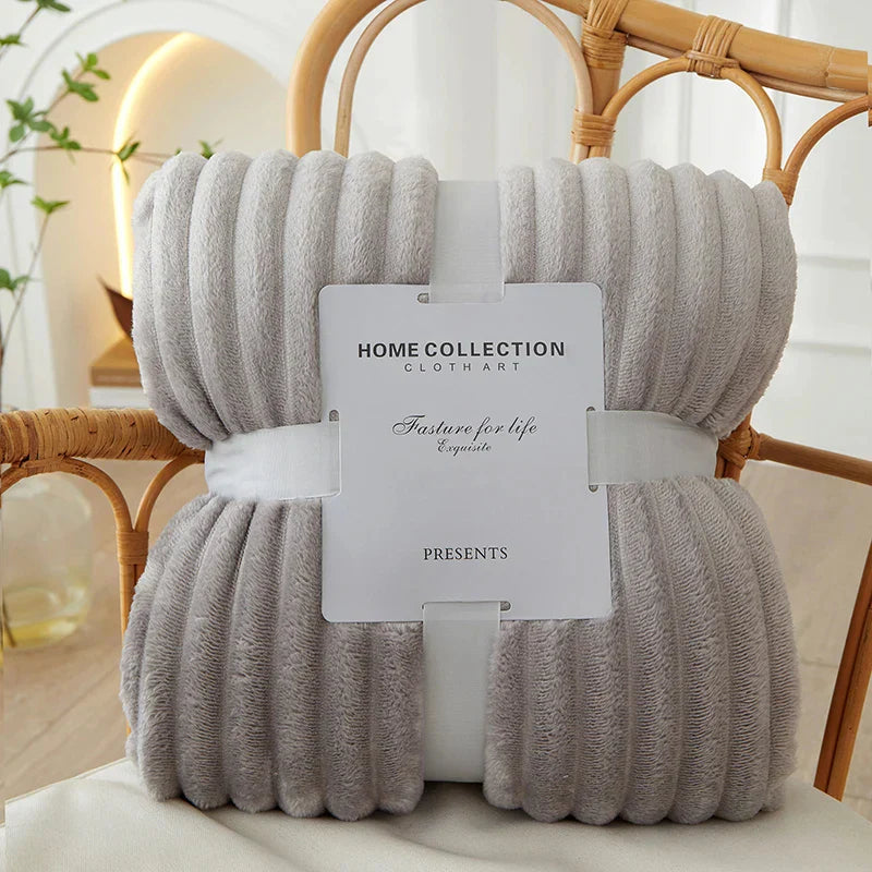 Skanto | Bredstripet flanell fleece teppe - CozyStripe
