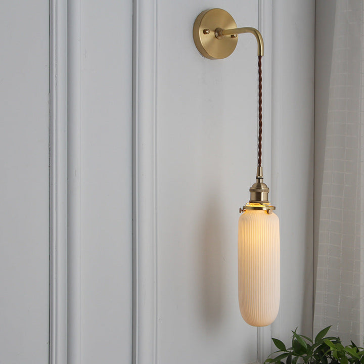 Skanto | Japansk Retro Minimalistisk Sylinder Oval Messing Lucite 1-Lys Vegglampe