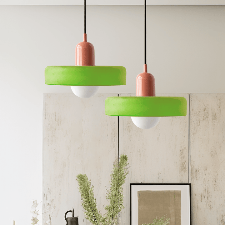 Skanto | Bauhaus Farget Glasspendellampe for Moderne Interiører